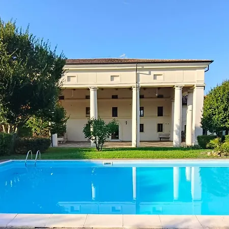 Residenze La Barchessa 아파트